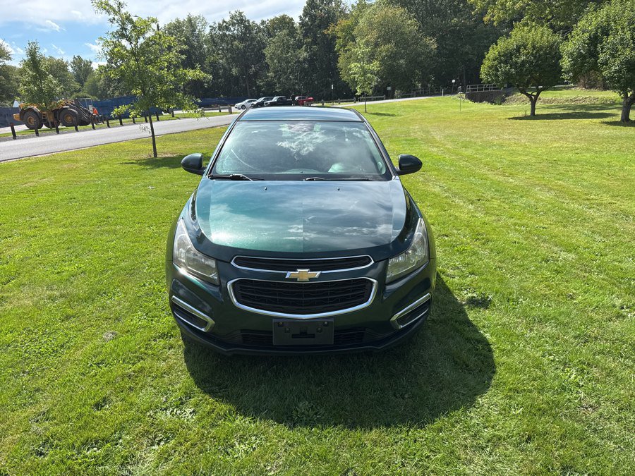 Used 2015 Chevrolet Cruze LT w/ Technology Package FWD image 8
