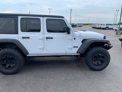 Used 2023 Jeep Wrangler Unlimited Sport AWD/4WD image 13