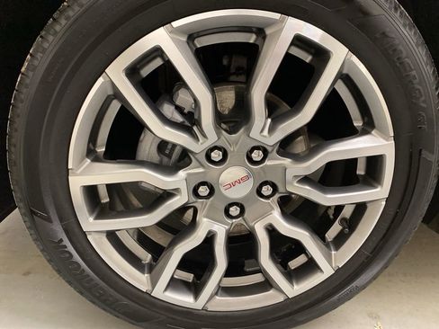 Used 2024 GMC Terrain Denali w/ Denali Premium Package image 27