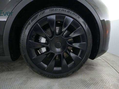 Used 2024 Tesla Model Y Long Range AWD/4WD image 20