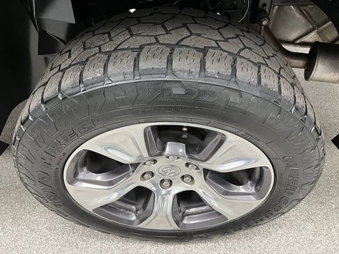 Used 2020 RAM 1500 Laramie w/ Sport Appearance Package AWD/4WD image 16