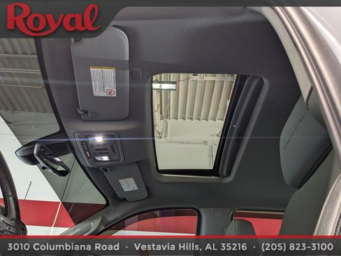 Used 2022 GMC Sierra 3500 Denali w/ Denali Ultimate Package AWD/4WD image 24
