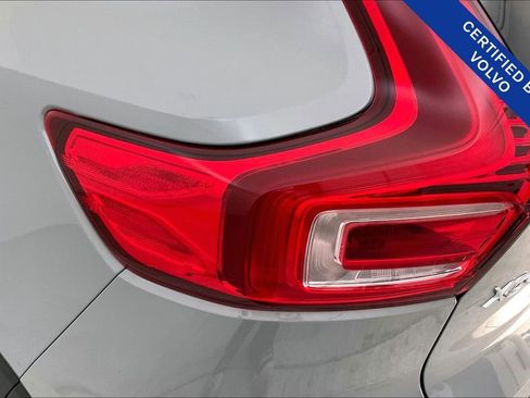 Certified 2025 Volvo XC40 B5 Core image 40