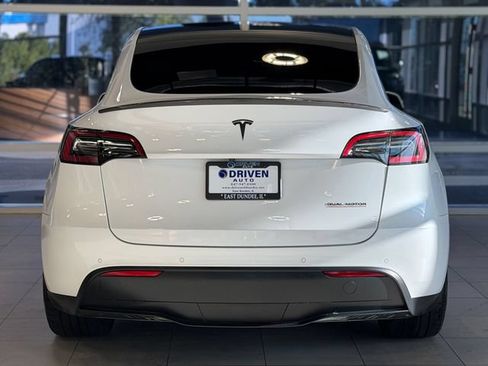 Used 2022 Tesla Model Y Performance AWD/4WD image 10