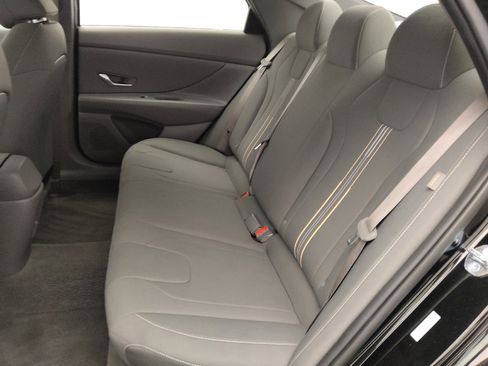 Used 2025 Hyundai Elantra Sport FWD image 18