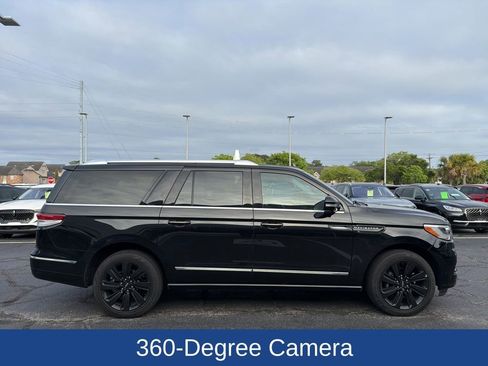 Used 2023 Lincoln Navigator L Reserve AWD/4WD image 4