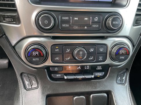 Used 2019 Chevrolet Suburban LT image 22