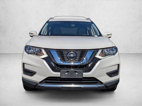 Used 2020 Nissan Rogue SV FWD image 2