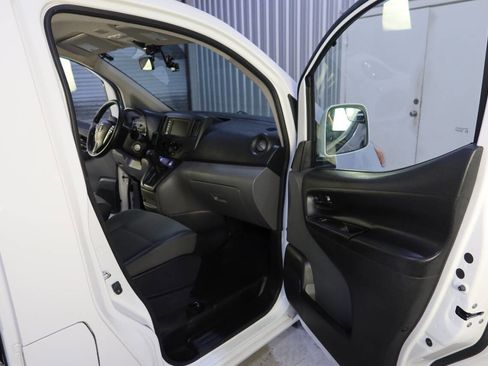 Used 2021 Nissan NV200 SV w/ Sliding Door Glass Package image 12