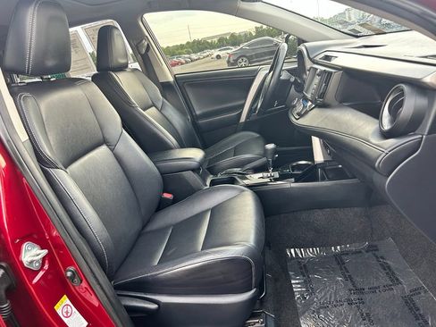 Used 2018 Toyota RAV4 Limited AWD/4WD image 11