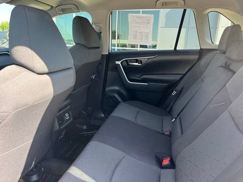 Used 2021 Toyota RAV4 XLE AWD/4WD image 19