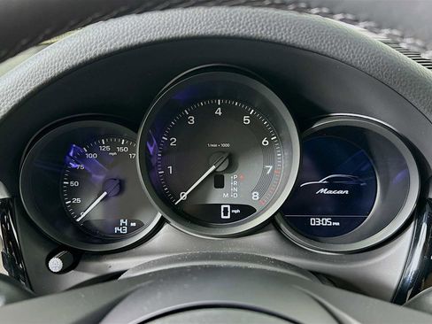 New 2026 Porsche Macan AWD/4WD image 15