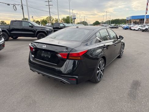 Used 2019 Nissan Altima 2.5 SR FWD image 5