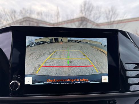 Used 2025 Toyota Camry LE image 17