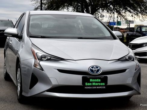 Used 2016 Toyota Prius Two image 2