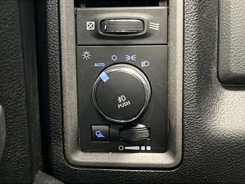 Used 2017 RAM 1500 Express w/ Express Value Package AWD/4WD image 23