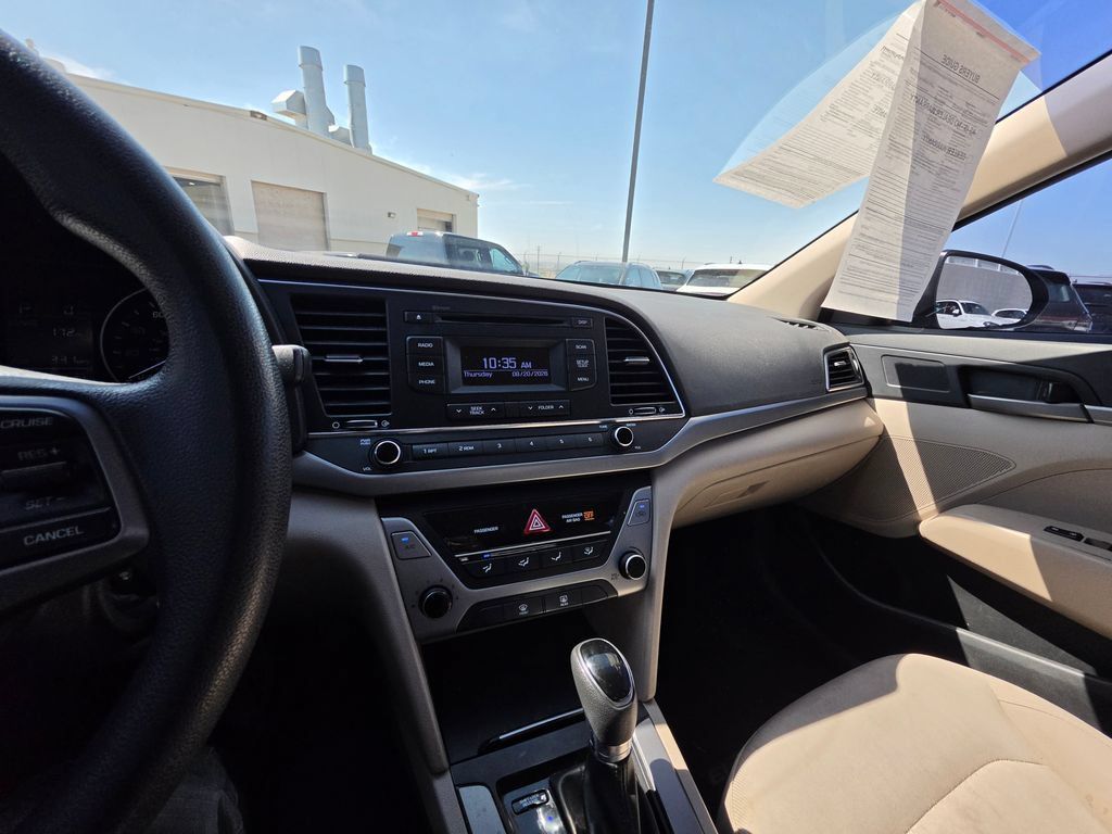 Used 2018 Hyundai Elantra SE w/ Cargo Package FWD image 13