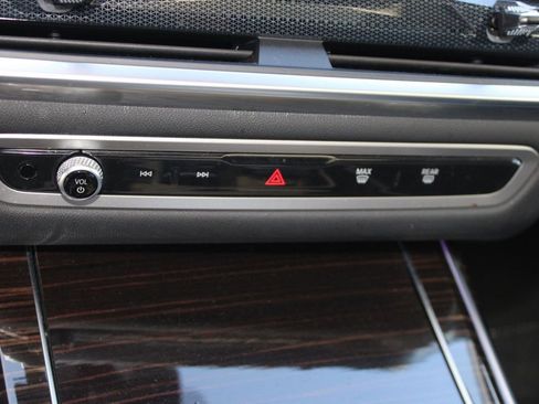 Used 2024 BMW X7 xDrive40i image 18