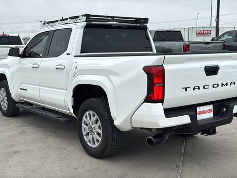 Used 2025 Toyota Tacoma SR5 image 7