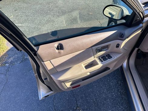 Used 2001 Ford Taurus SE image 26