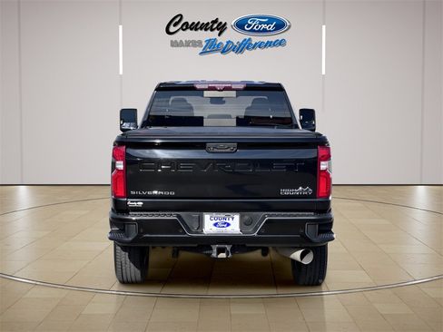 Used 2020 Chevrolet Silverado 2500 High Country image 11