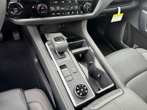 New 2026 Nissan Pathfinder SL AWD/4WD image 32