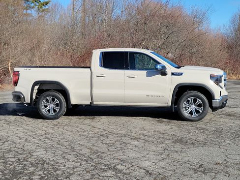 New 2026 GMC Sierra 1500 SLE image 8