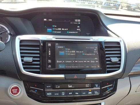 Used 2017 Honda Accord EX image 23