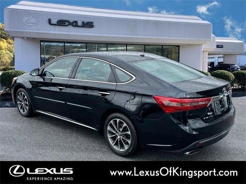 Used 2016 Toyota Avalon XLE Premium image 3