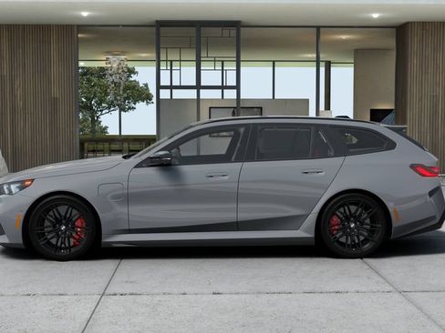 New 2027 BMW M5 Touring AWD/4WD image 4