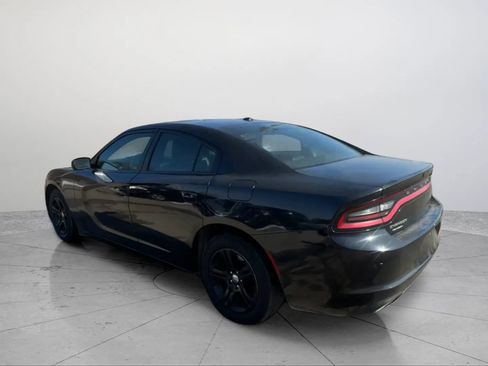 Used 2019 Dodge Charger SXT w/ Leather Interior Group RWD image 3