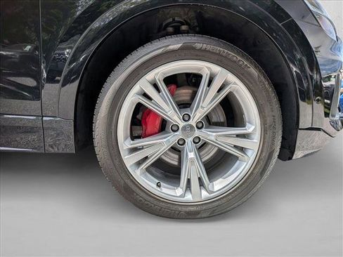 Used 2019 Audi Q8 Premium Plus w/ Premium Plus AWD/4WD image 25