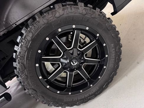 Used 2017 Ford F150 XLT w/ Equipment Group 301A Mid AWD/4WD image 10