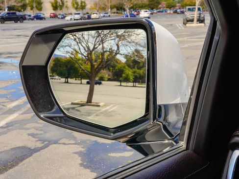 Used 2022 GMC Yukon XL Denali w/ Denali Ultimate Package image 19