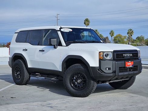 Used 2025 Toyota Land Cruiser image 3