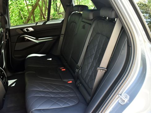 Used 2024 BMW X5 sDrive40i w/ M Sport Package RWD image 23