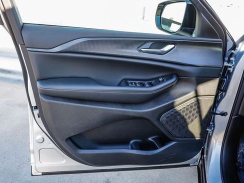 New 2025 Jeep Grand Cherokee Altitude image 22