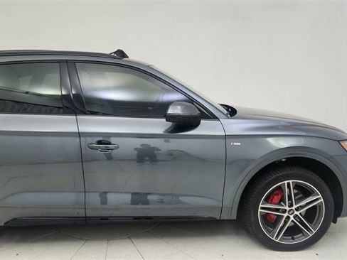 Used 2024 Audi Q5 e Prestige w/ Prestige Package image 8