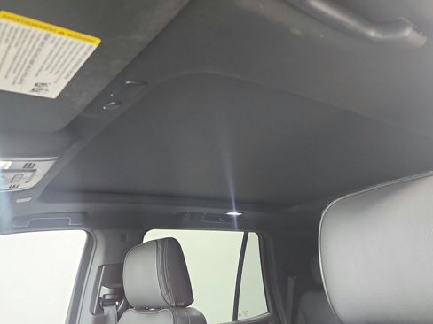 Used 2022 GMC Yukon Denali AWD/4WD image 9