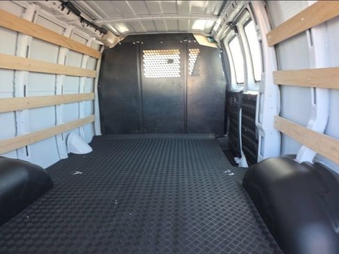 Used 2025 Chevrolet Express 2500 w/ Driver Convenience Package RWD image 4