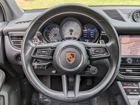 Certified 2022 Porsche Macan S AWD/4WD image 8