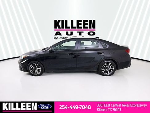 Used 2024 Kia Forte LXS FWD image 4
