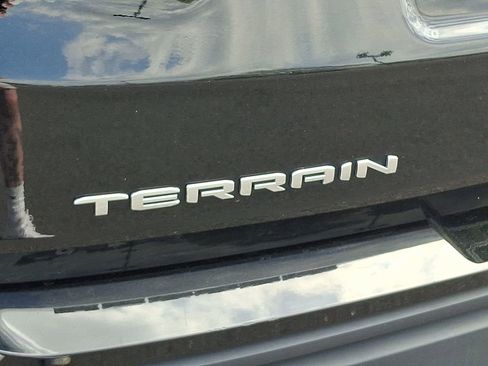 Used 2022 GMC Terrain SLE w/ Driver Convenience Package FWD image 30
