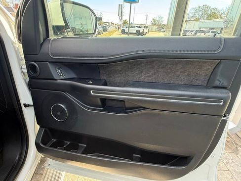 Used 2021 Ford Expedition Limited AWD/4WD image 38