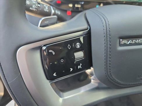 New 2025 Land Rover Range Rover Long Wheelbase SE image 18