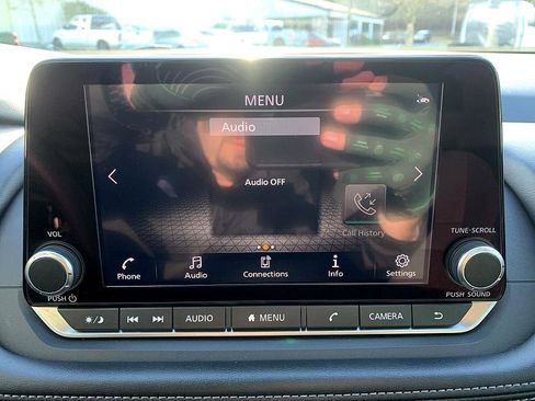 Used 2024 Nissan Rogue SV image 17