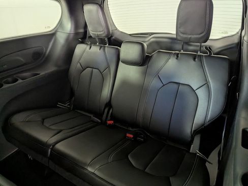 New 2026 Chrysler Pacifica Select image 17