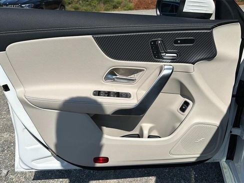 Used 2025 Mercedes-Benz CLA 250 image 11