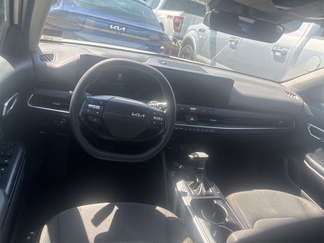Used 2025 Kia K4 FWD image 8