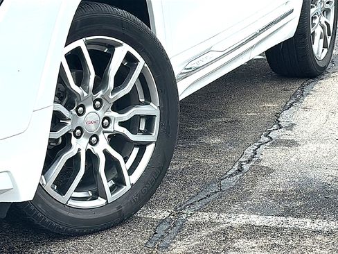 Used 2023 GMC Terrain Denali AWD/4WD image 3